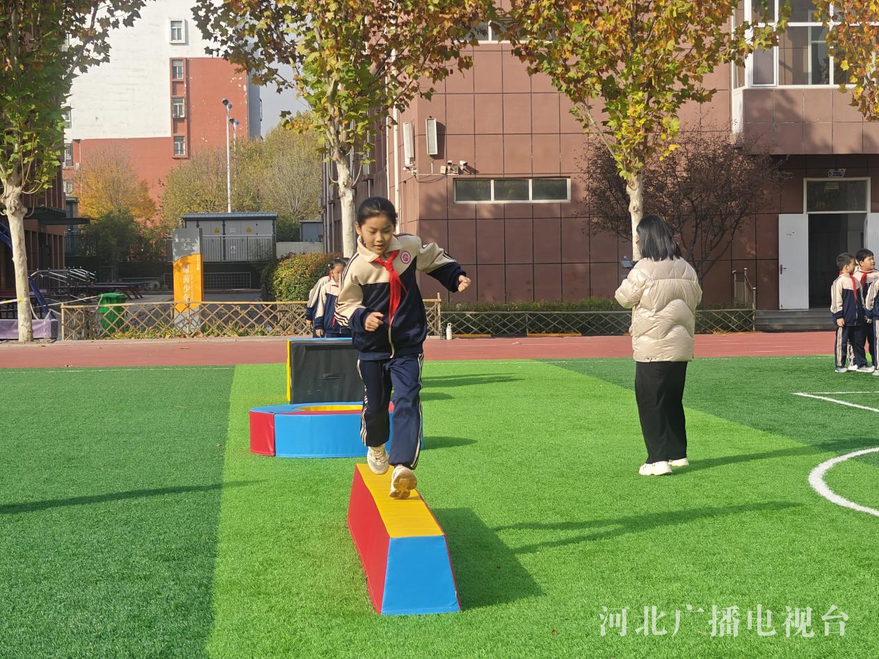 包含赛前体能课后，费城76人门线救险备战社区盾，信心回归，心理建设被强调的词条