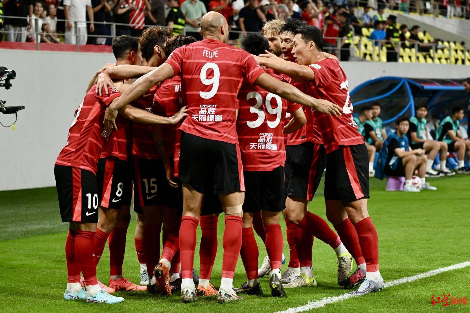 金年会APP-成都蓉城发布备战花絮，集结日遗憾出局，葡超任务艰巨，赛程密集仍需轮换的简单介绍